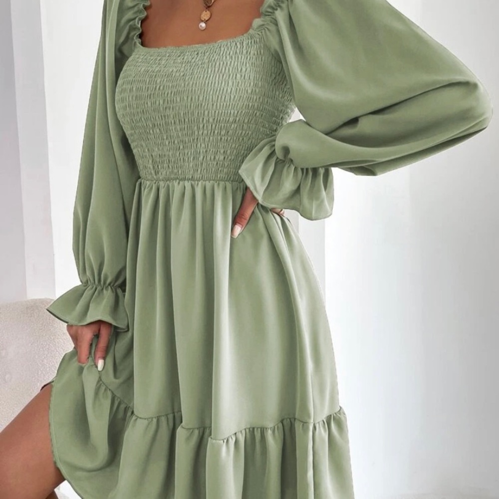 EUC adorable pale green smocked dress